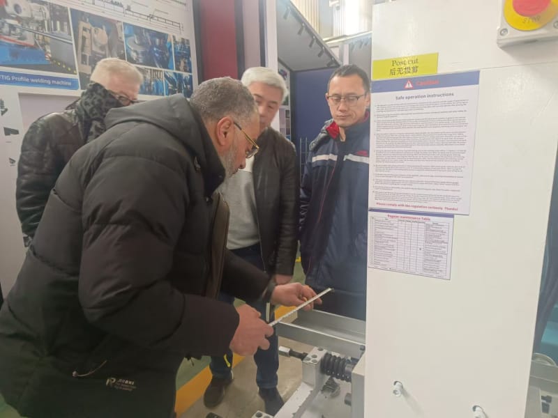 出口沙特地區(qū)的型鋼機(jī)設(shè)備，中拓冷彎工程師展實(shí)力以專業(yè)攻克小邊與腰高難題